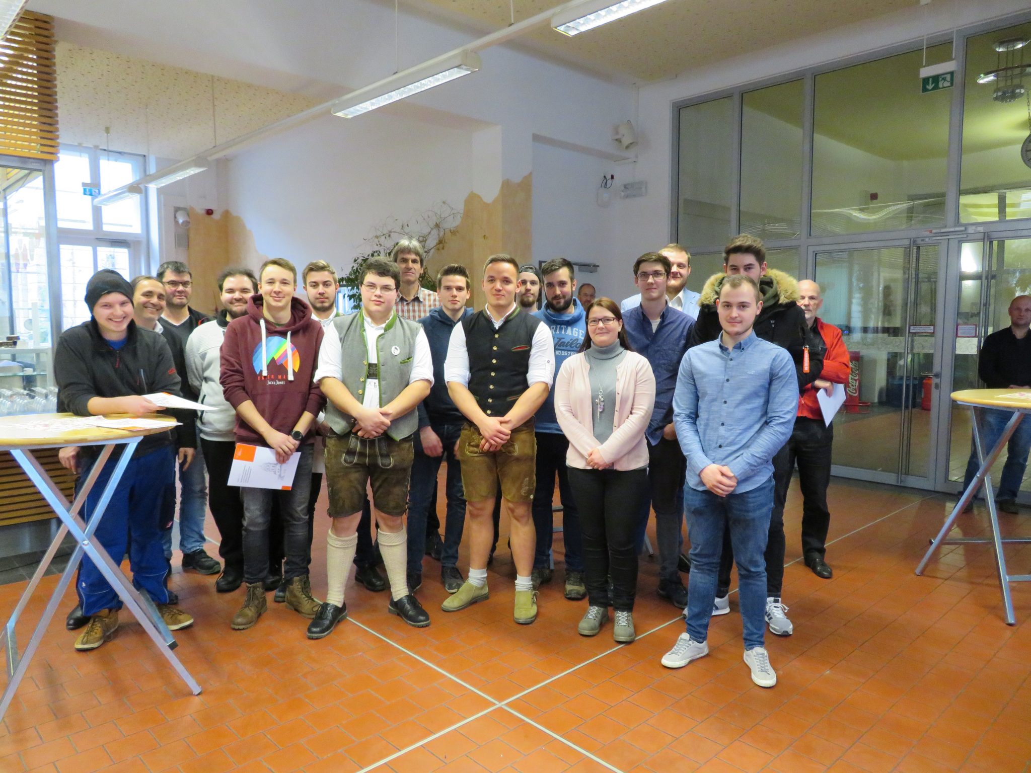 Die besten Absolventen der Zerspannungsmechanik und Feinwerkmechanik